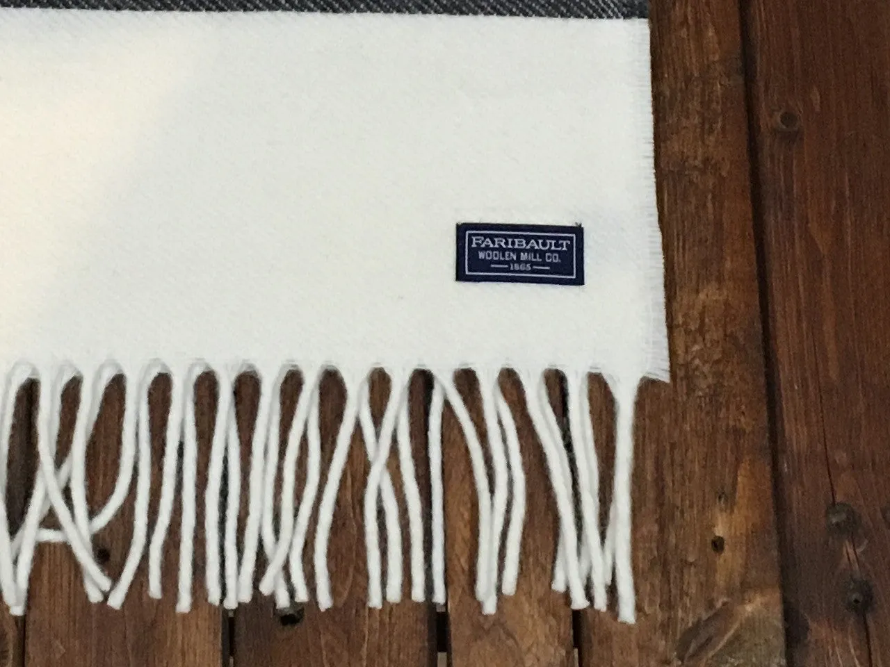 12301 Faribault Woolen Mills Hatchet Nisswa Dobby Stripe Scarf Natural Charcoal