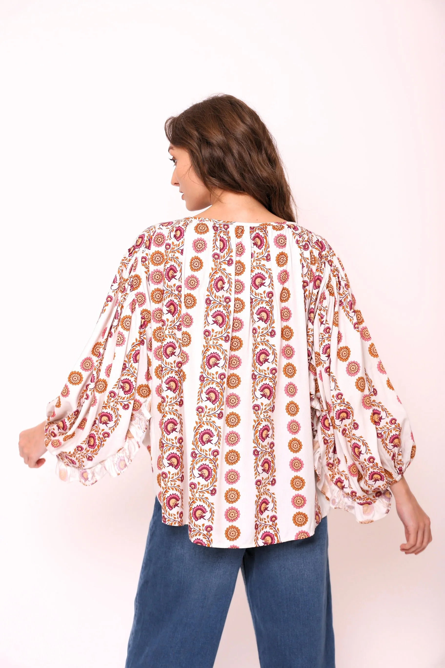 1680 Julia Top