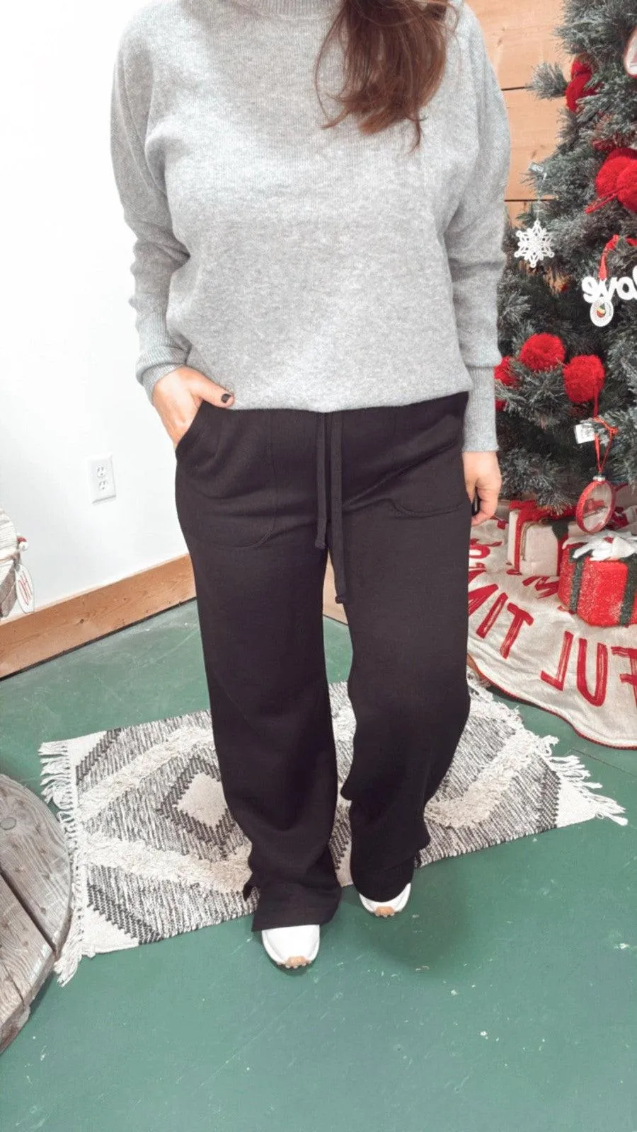 Fan Favorite Fleece Pants in Black