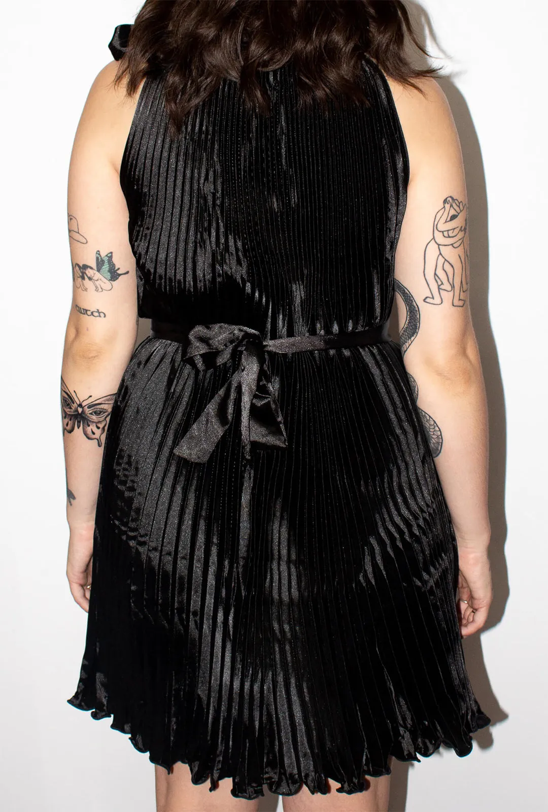 Gatsby Black High-Neck Pleated Dress