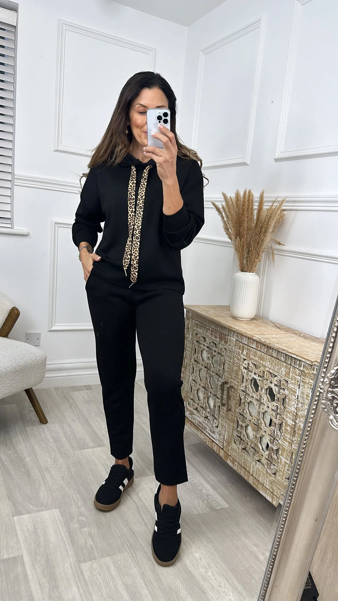 Gillian Black Leopard Detail Set