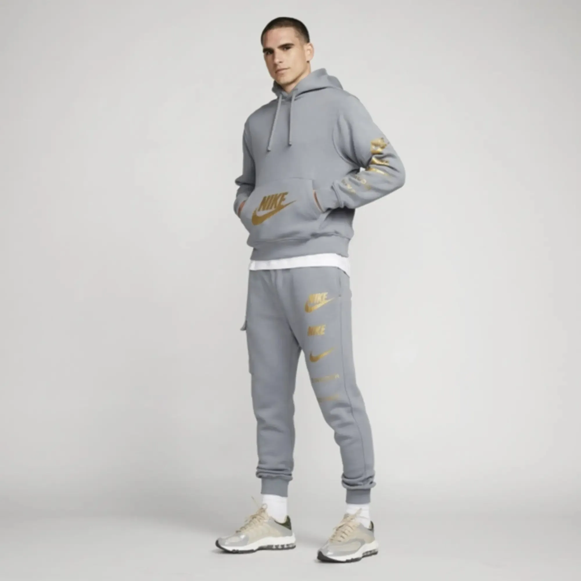Nike Sportswear Standard Issue Cargo Trousers