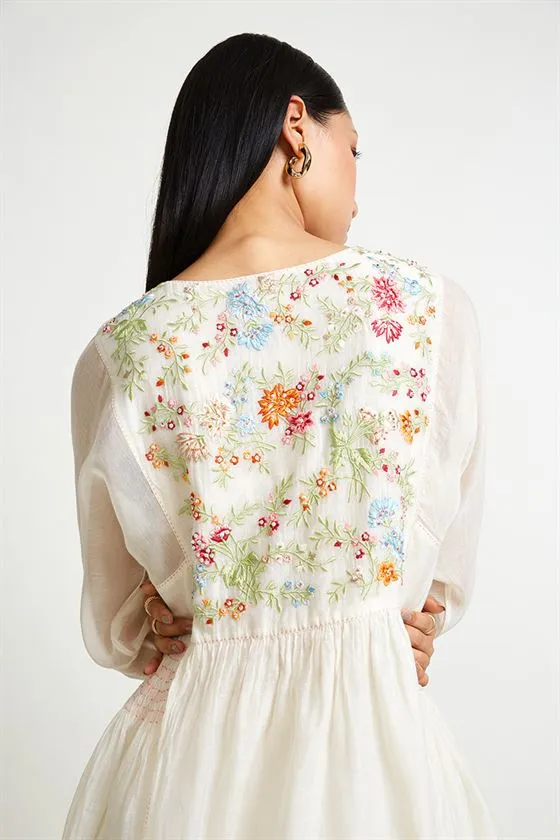 Payal Pratap   -   Rock Garden Oleander Embroidered Kurta Pant Set (2pcs)