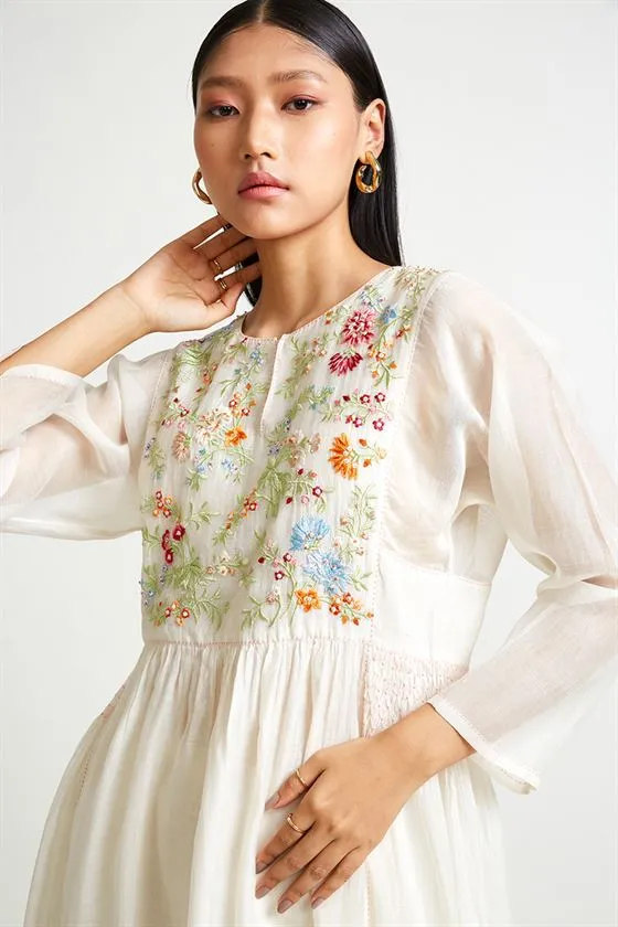 Payal Pratap   -   Rock Garden Oleander Embroidered Kurta Pant Set (2pcs)