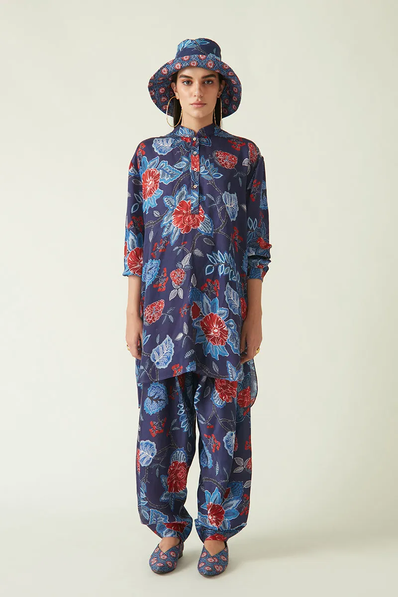 Rockefeller Holidays I  Sikula Printed Tunic  Modal Satin Navy/Red Java collection 8JV-47C
