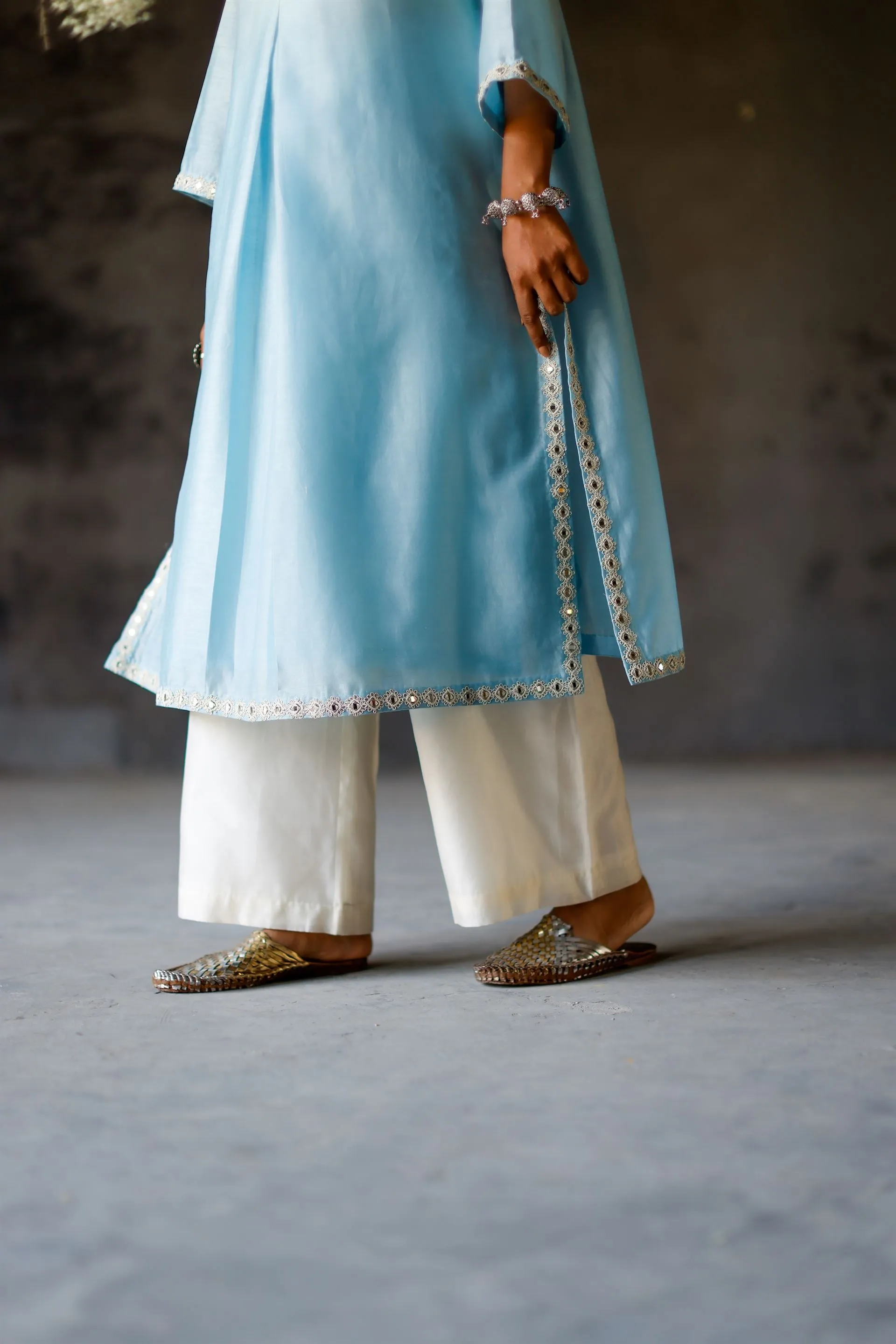 Shikha Mehta Shakira Asmani Angahi Tunic Set Silk Chanderi Blue Paak Ss24-Smaa21