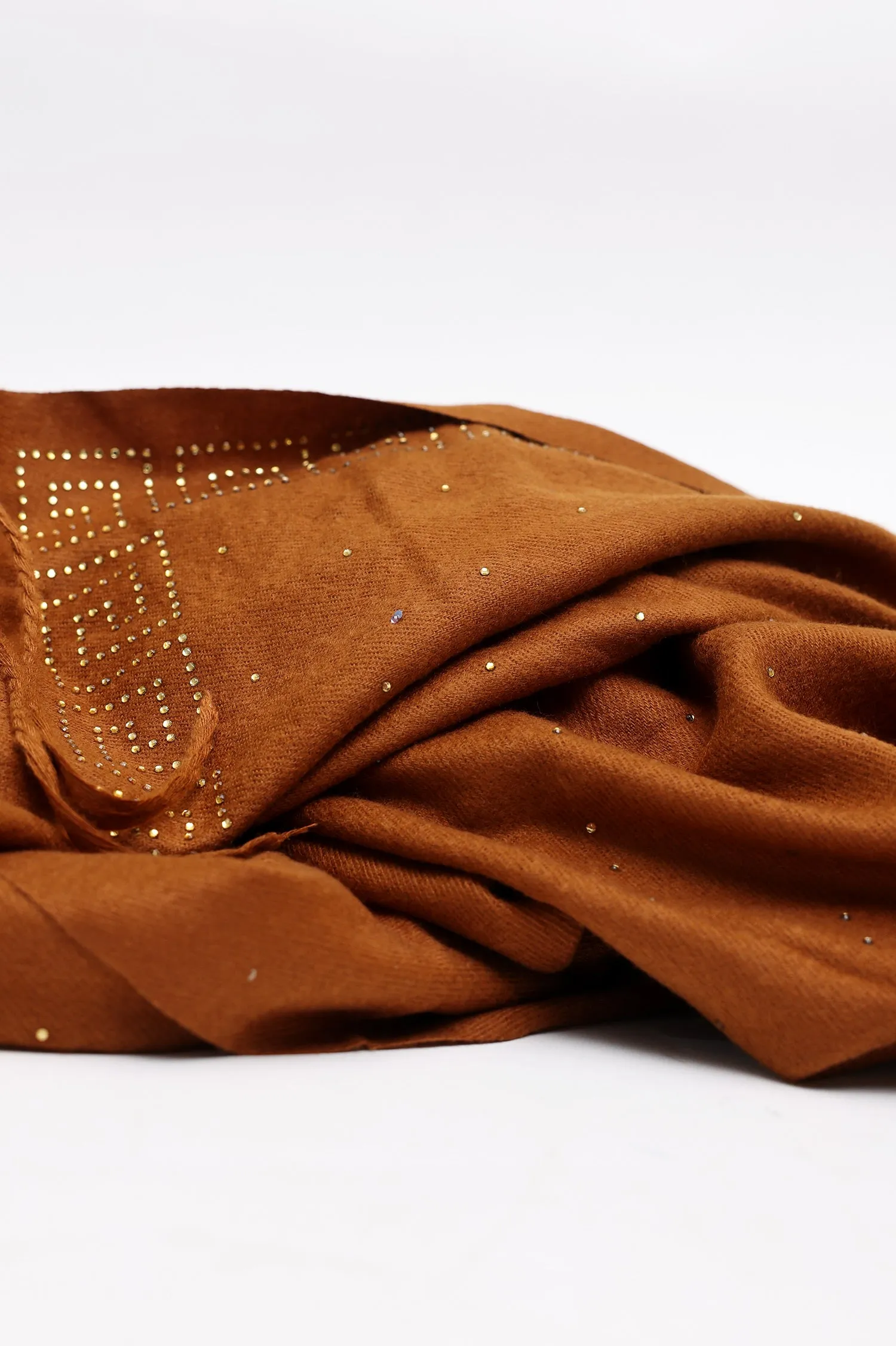STUDDED CLASSIC SCARF