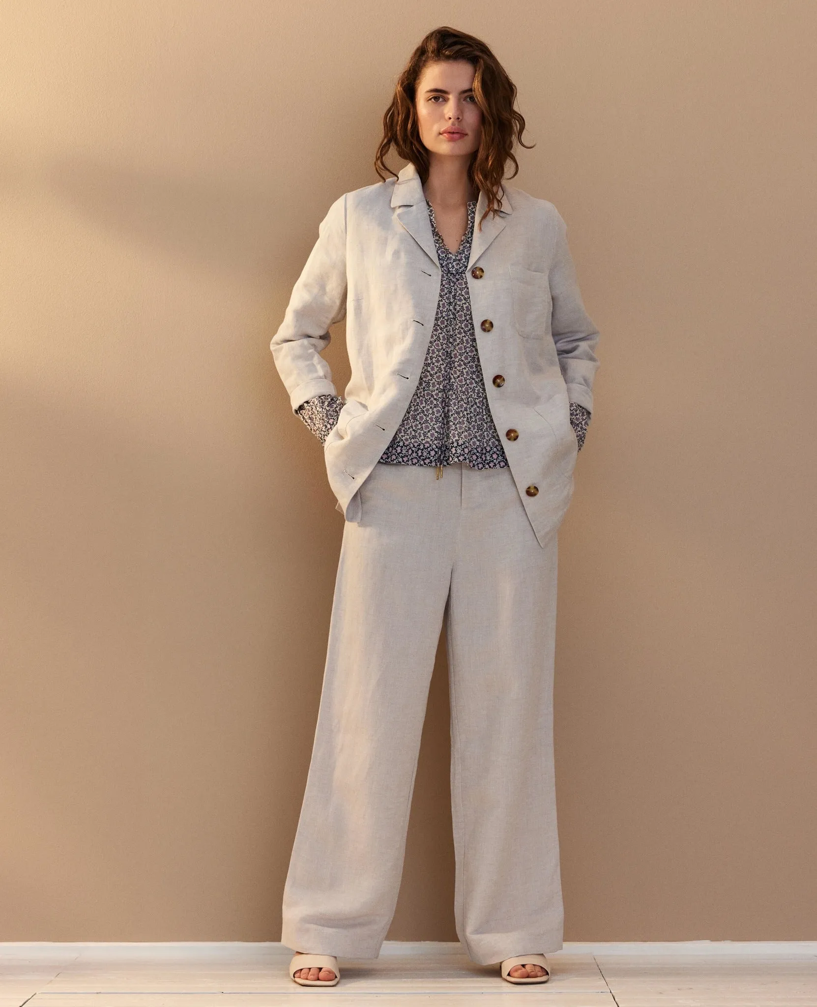 TIMELESS LINEN JACKET