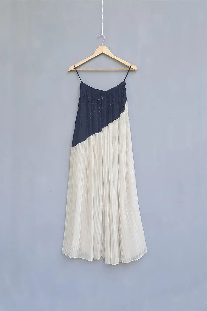 Urvashi Kaur   I   Hiroshima PANT TANGENT Chanderi Cotton Silk shell and charcoal TESSELLATE- 17